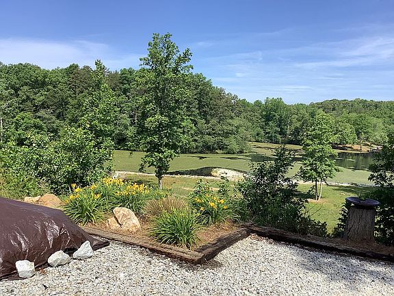 4th image of 399 Mountain View Rd