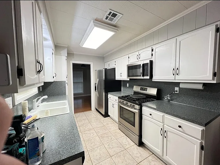 110 Highland Dr — Photo 4