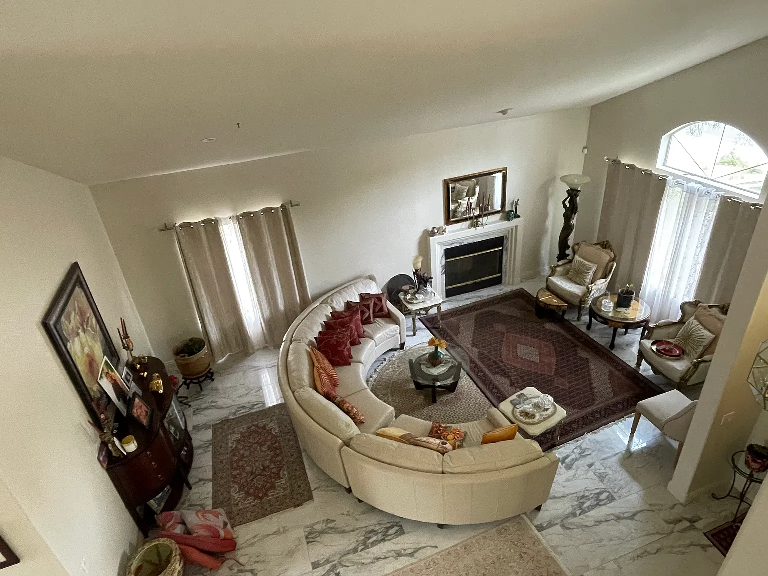3 bed, 2.5 bath, 2311 sqft, $3,840 — Photo 3