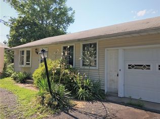 5255 Bear Rd, North Syracuse, NY 13212