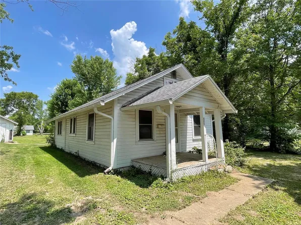 809 W Washington St, Saint James, MO 65559