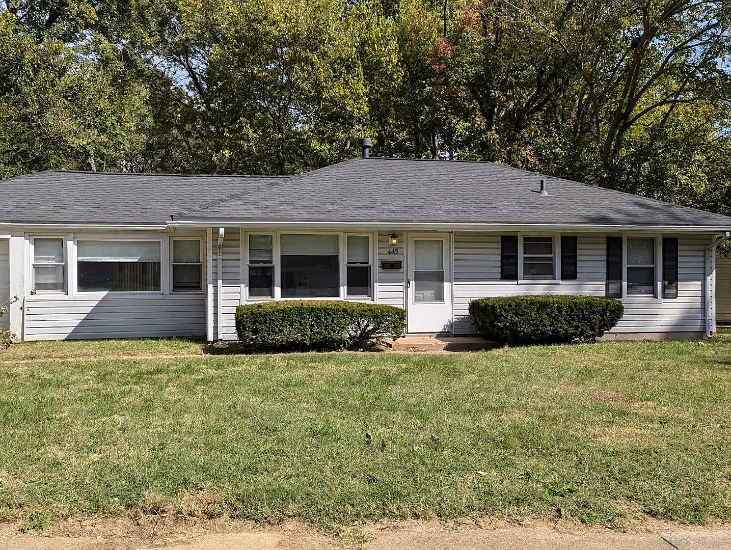 445 Marechal Ln photo 1