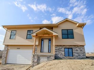 21510 Old Coach Rd, Elkhorn, NE 68022