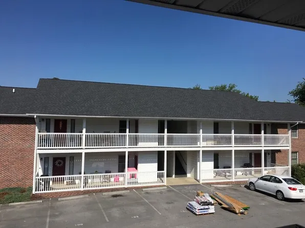 148 Gray Station Rd APT 107, Johnson City, TN 37615