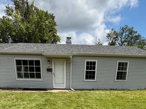 16 Westwood Dr, Cahokia, IL 62206