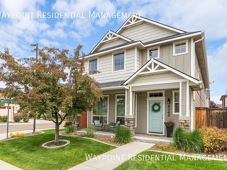 4342 S Axiom Ave — Photo 1