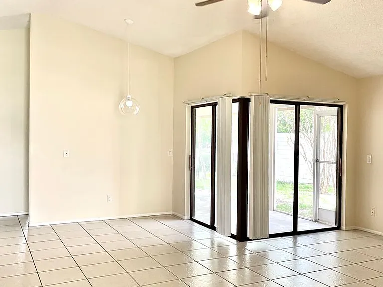 11451 Darlington Dr — Photo 4