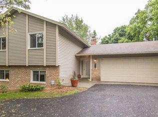 650 Gramsie Rd, Shoreview, MN 55126
