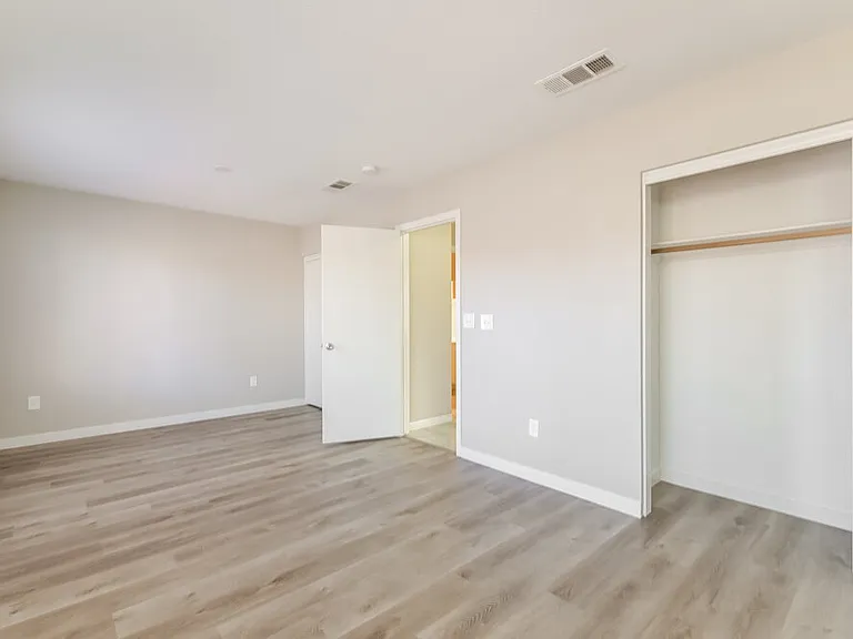 1042 Juniper Ridge Ave — Photo 12