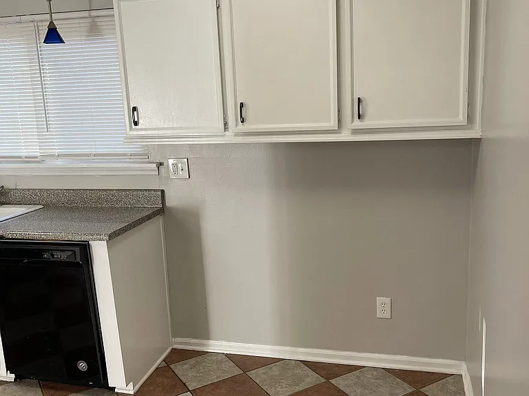 6855 Oakland Dr — Photo 8