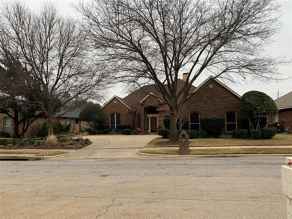 1st image of 2541 Fox Glenn Cir