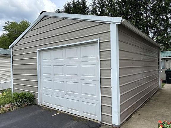 2nd image of 27 Pleasant Dr