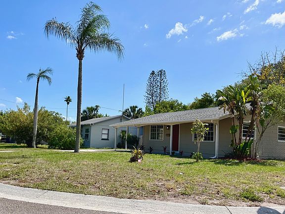 Larger Front yard (Corner Lot)