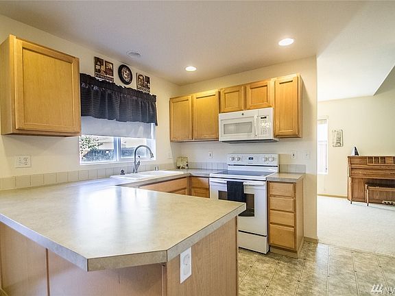 5th image of 5758 Gateway Ln NE
