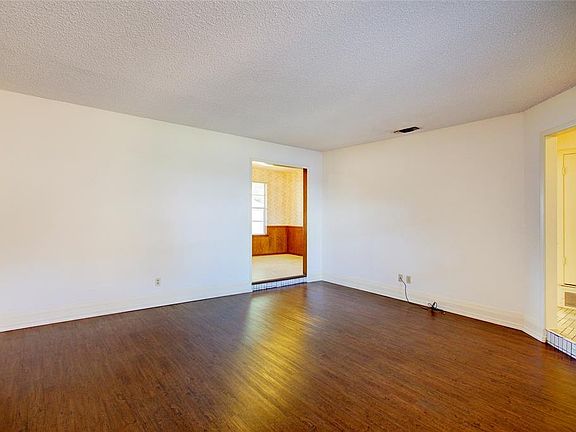 5th image of 3203 Ashford Ave #3203