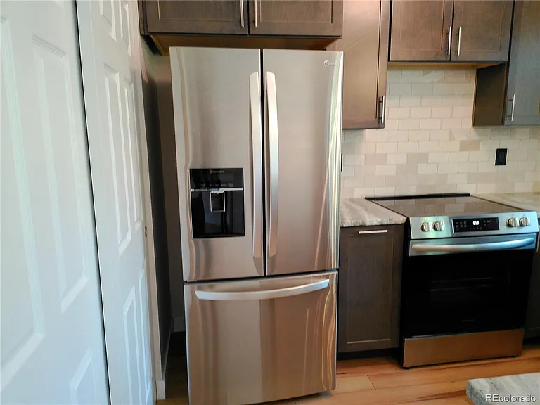 6815 Ravencrest Dr — Photo 11