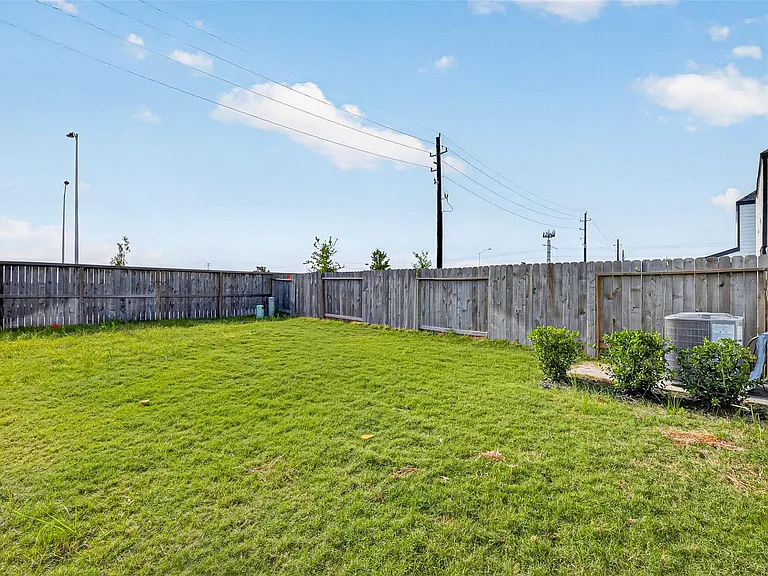 10206 Penryn Forest Trl — Photo 22