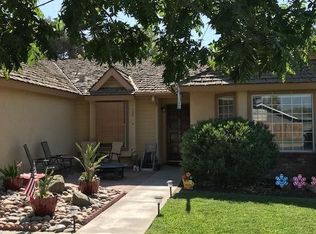 2192 Cottonwood Ct, Hanford, CA 93230