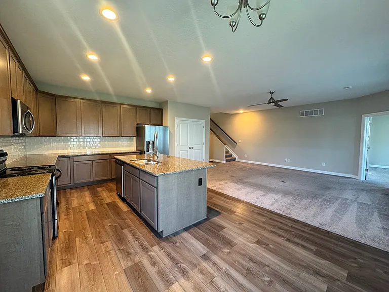 7273 Quailview Dr — Photo 6