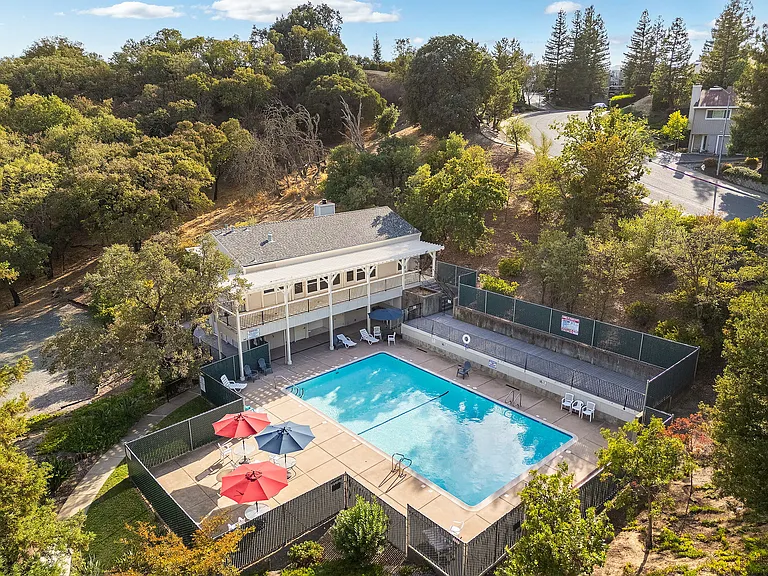 HOA Amenities: Pool and Clubhouse
