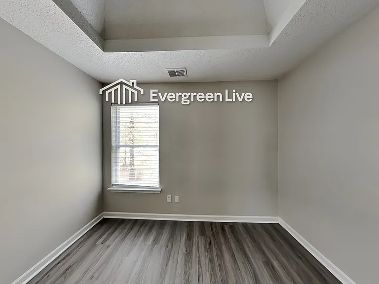 125 Edison Dr — Photo 11