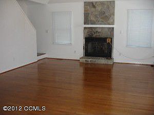 3rd image of 209 E Shorewood Dr