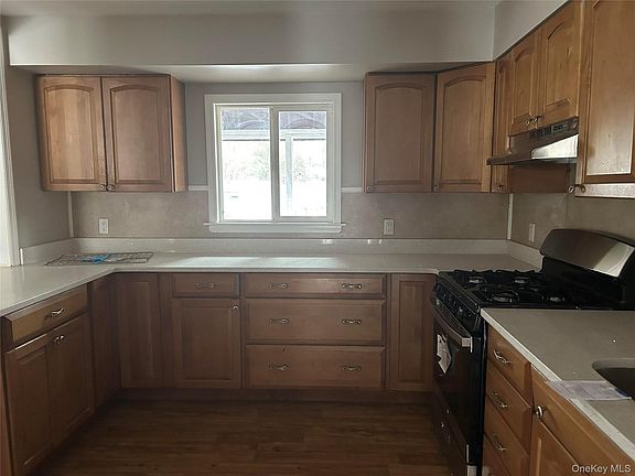 5th image of 104 SUTTON PARK Road