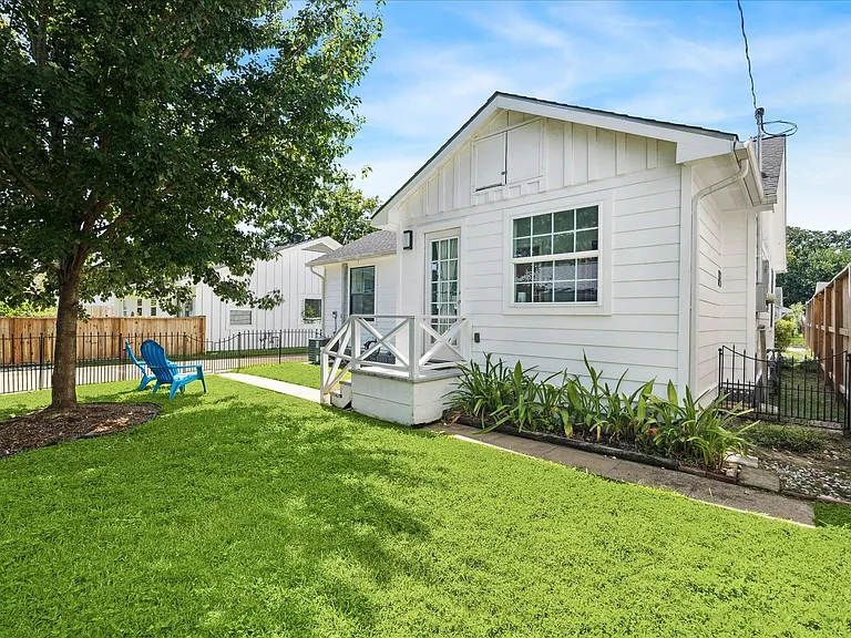 4710 Edison St — Photo 12