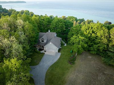 16756 Whispering Pines Trl, Traverse City, MI, 49686