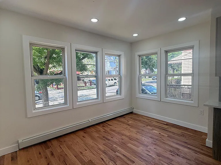 207 Hansbury Ave #1F — Photo 3