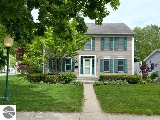 1st image of 320 N Elmwood Ave