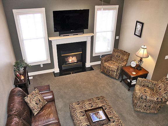 4th image of 10520 Village Ct