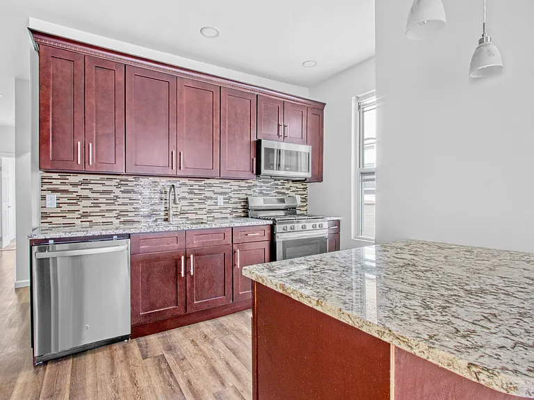 327 Midwood St #2A — Photo 5