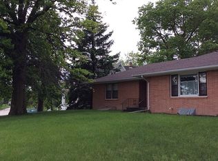 403 W Cedar St, Sutton, NE 68979