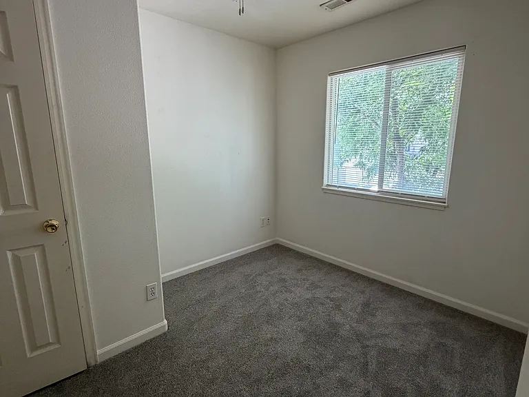 2863 Elm Ave #A — Photo 5