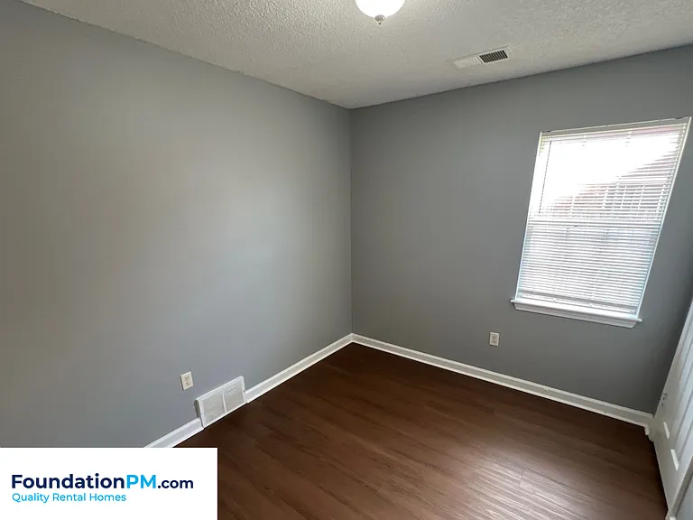 4529 Longtree Ave — Photo 13