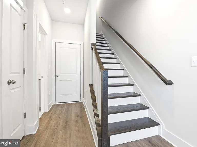 116 Crown St — Photo 14