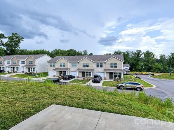 95 Clear Creek Ln, Waynesville, NC 28785