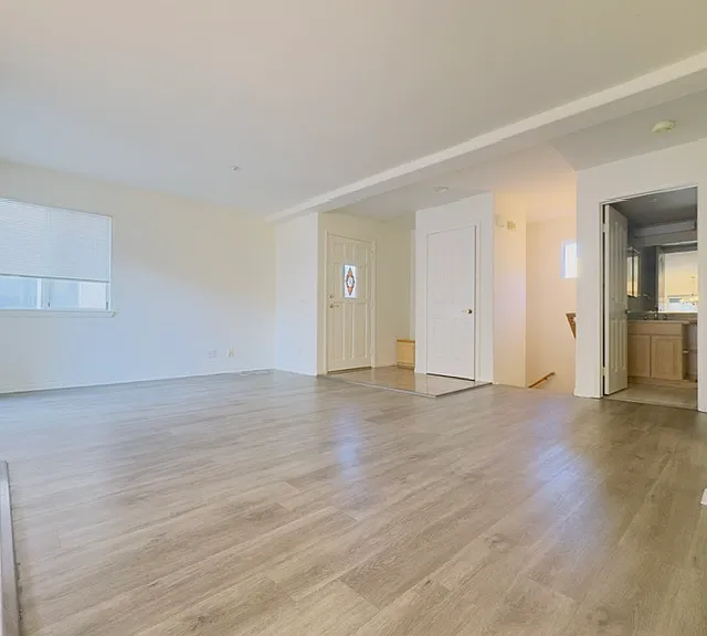1901 W Commonwealth Ave #B — Photo 3