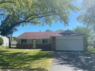 320 Drake Ave, Bolingbrook, IL 60490