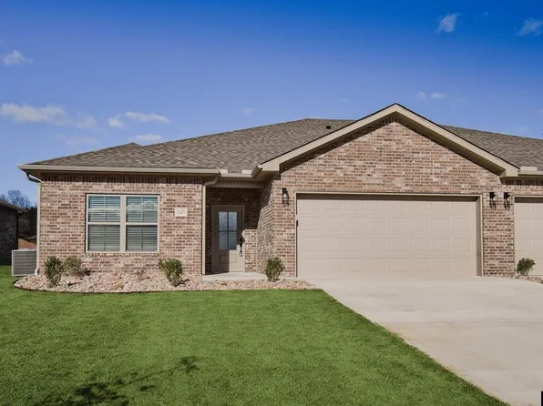 1045 Nottington St, Mountain Home, AR 72653