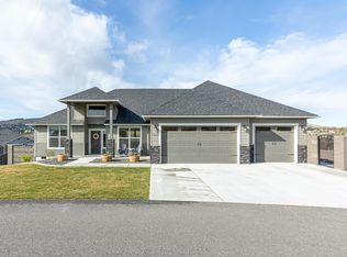 1033 Suncrest Trl, Richland, WA