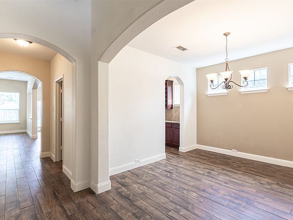 4th image of 4849 Grinstein Dr