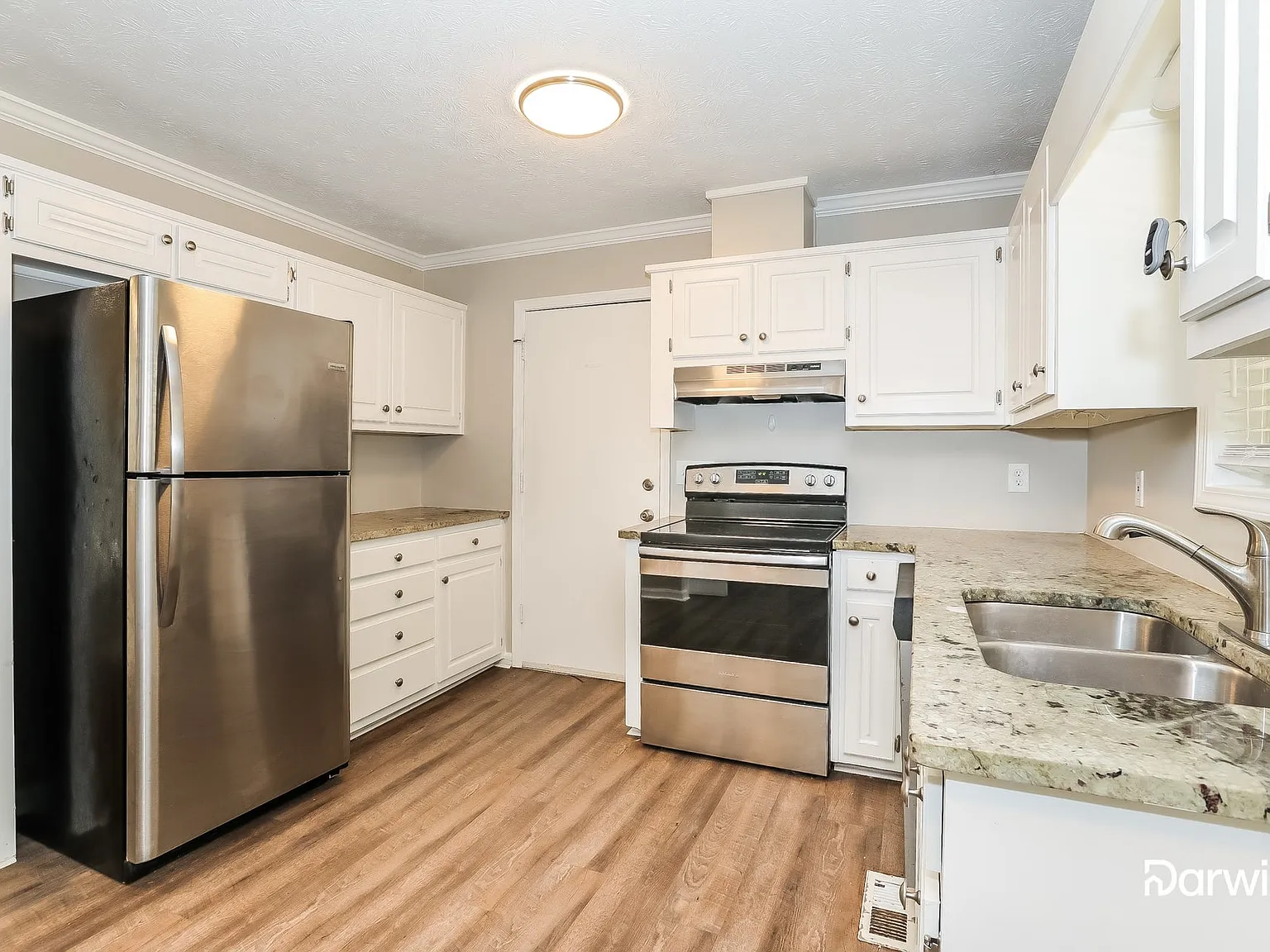 4 bed, 3.0 bath, 2397 sqft, $2,299 — Photo 2
