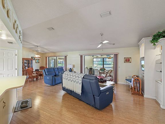 5th image of 109 Citrus Rd NE