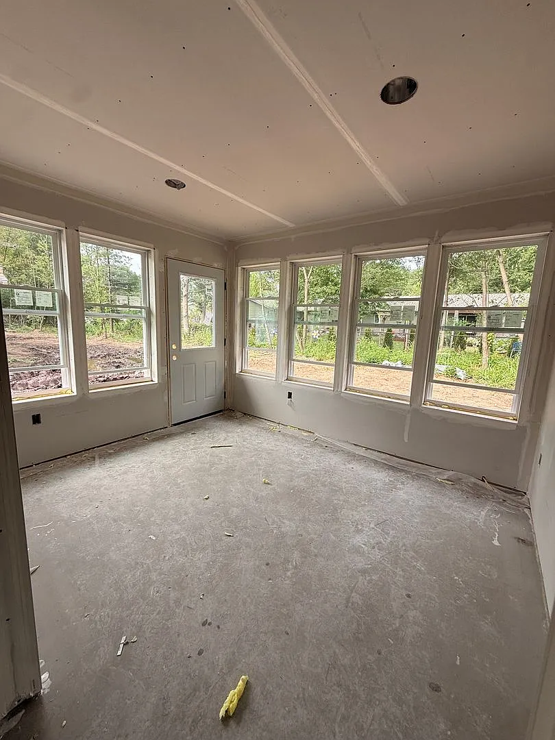 Brand New! 2 Bedroom Single Family Home — Photo 2