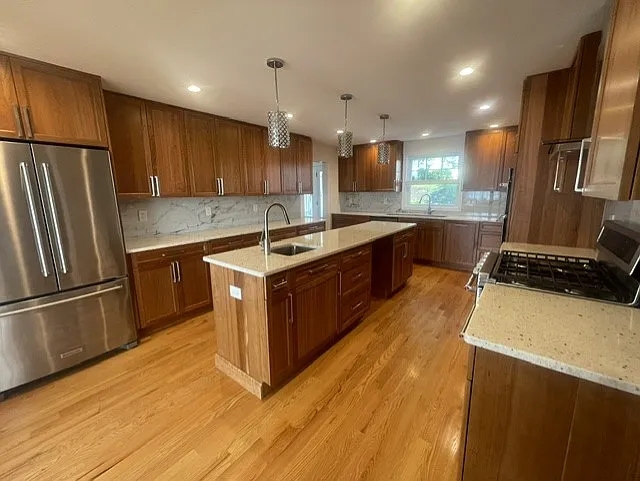 24 Fairfield St — Photo 2