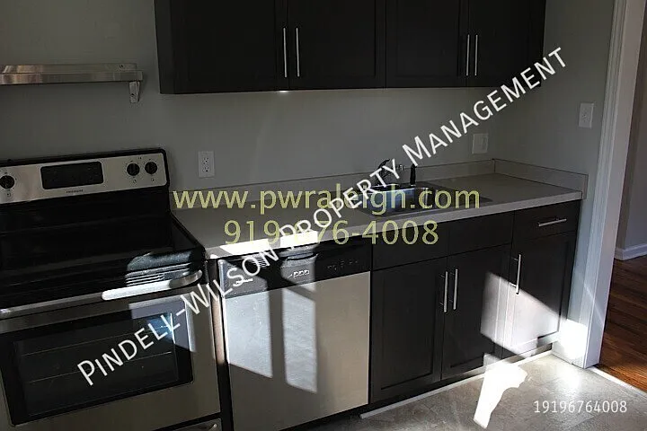 2222 Bernard St — Photo 6
