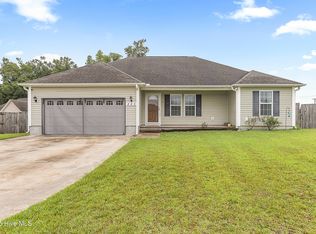 400 Old Stage Rd, Richlands, NC 28574