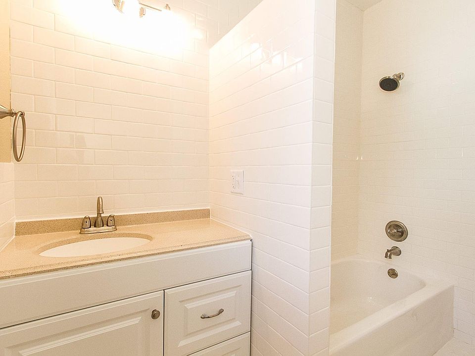 1st image of 256 James St #Up